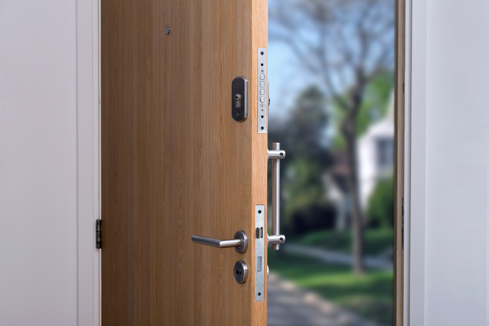Comment renforcer sécurité d'une porte entrée appartement?